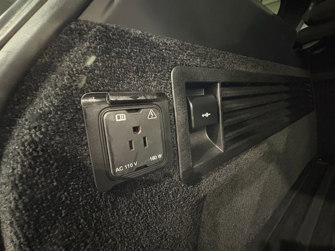 Used 2019 Land Rover Range Rover HSE image 40