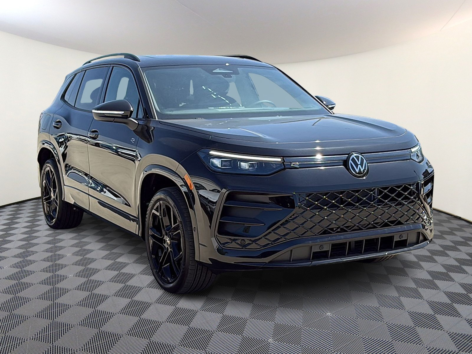 New 2026 Volkswagen Tiguan SE R-Line