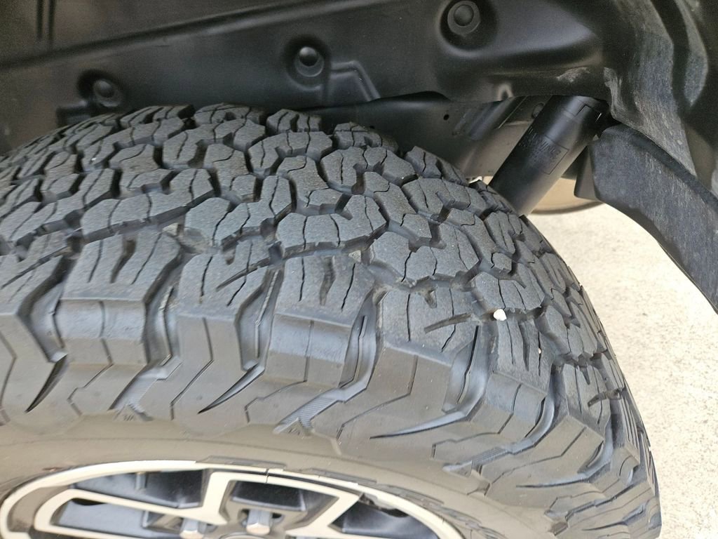 Used 2025 Jeep Wrangler Unlimited Rubicon AWD/4WD image 25