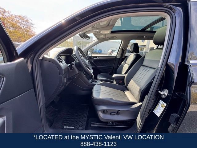 Certified 2022 Volkswagen Tiguan SE w/ Panoramic Sunroof Package AWD/4WD image 29