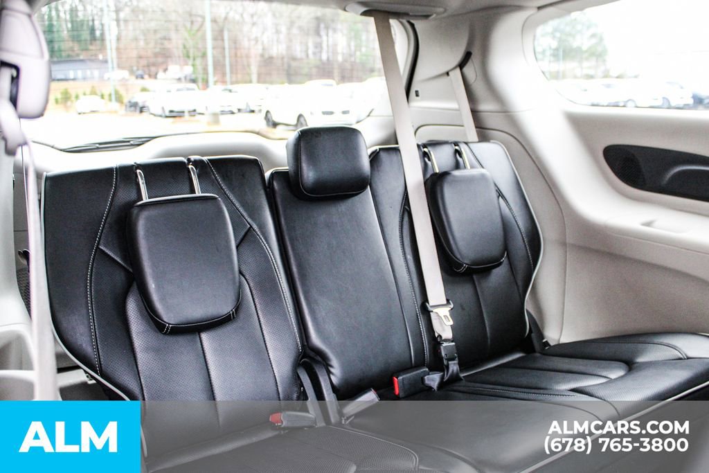 Used 2023 Chrysler Pacifica Limited image 21