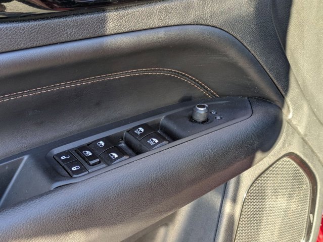 Used 2023 Jeep Compass Limited image 3