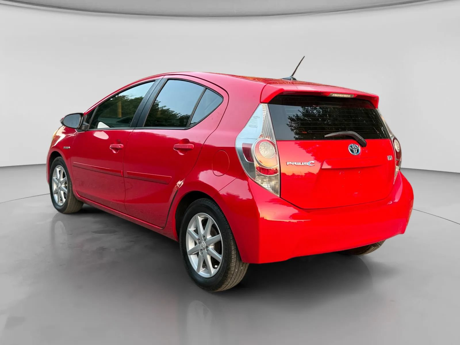 Used 2012 Toyota Prius C Three FWD image 3