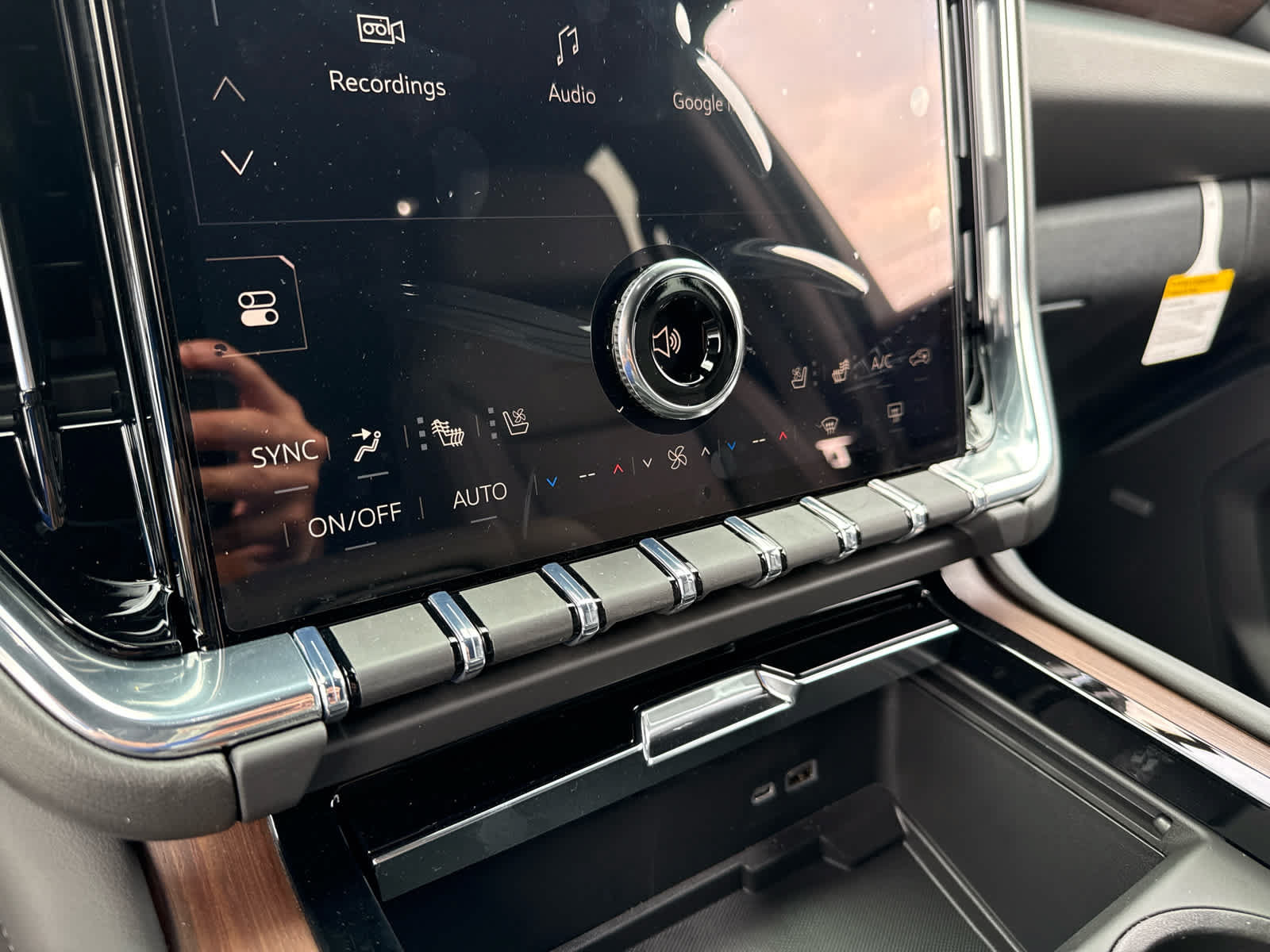 New 2026 GMC Yukon Denali w/ Advanced Technology Package AWD/4WD image 24