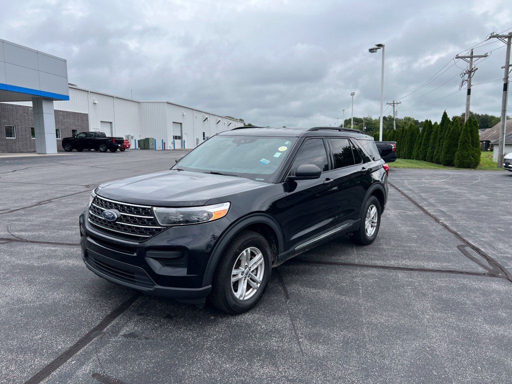 Used 2020 Ford Explorer XLT AWD/4WD image 3
