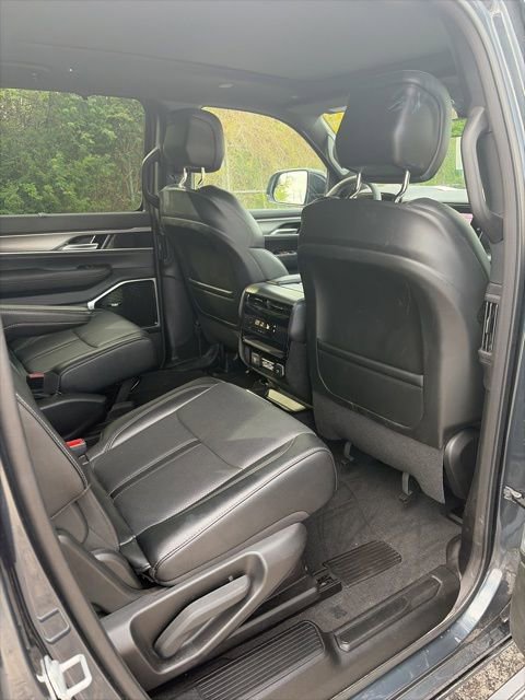 Used 2025 Jeep Wagoneer Series III w/ Premium Group I image 25