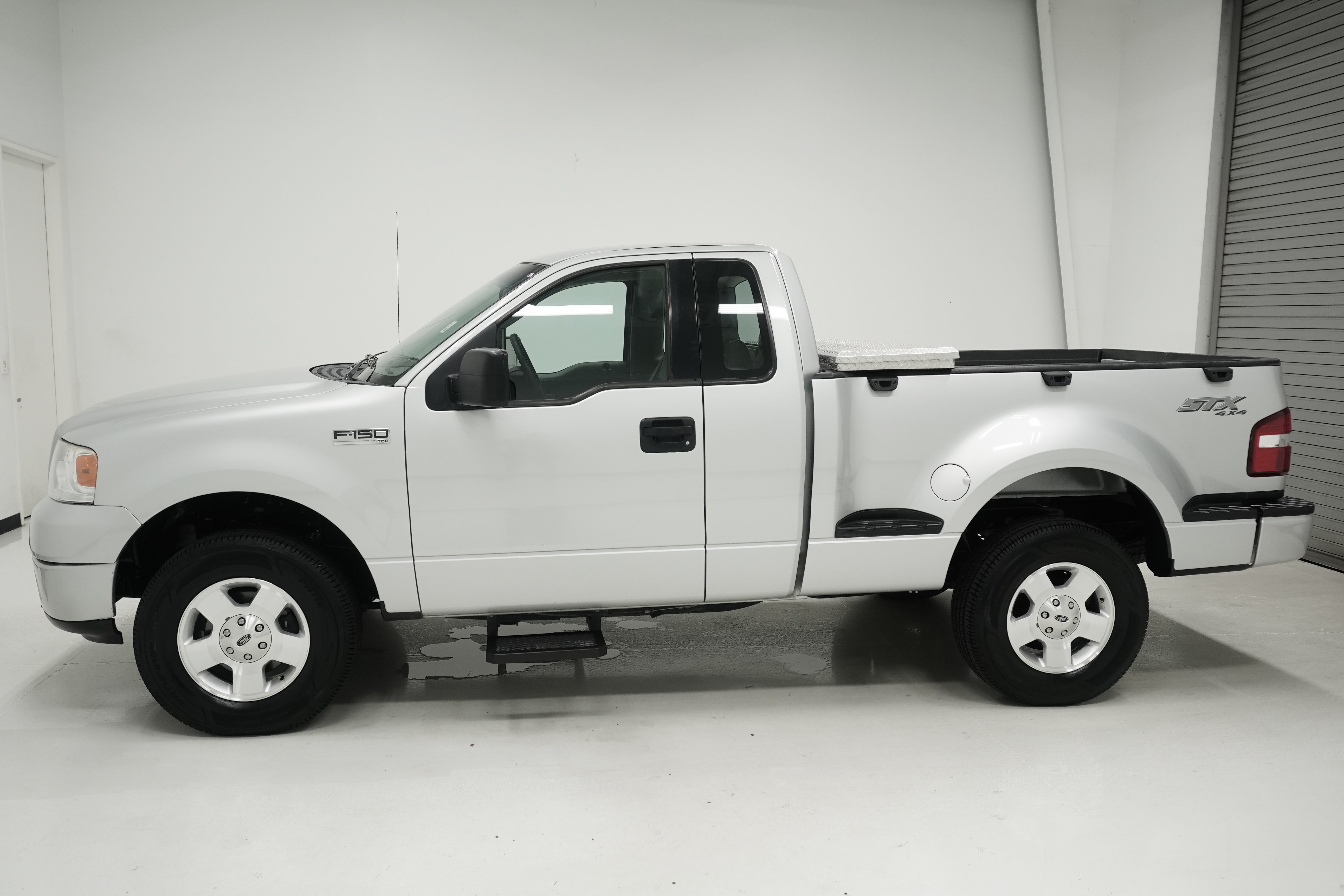 Used 2006 Ford F150 STX AWD/4WD image 4