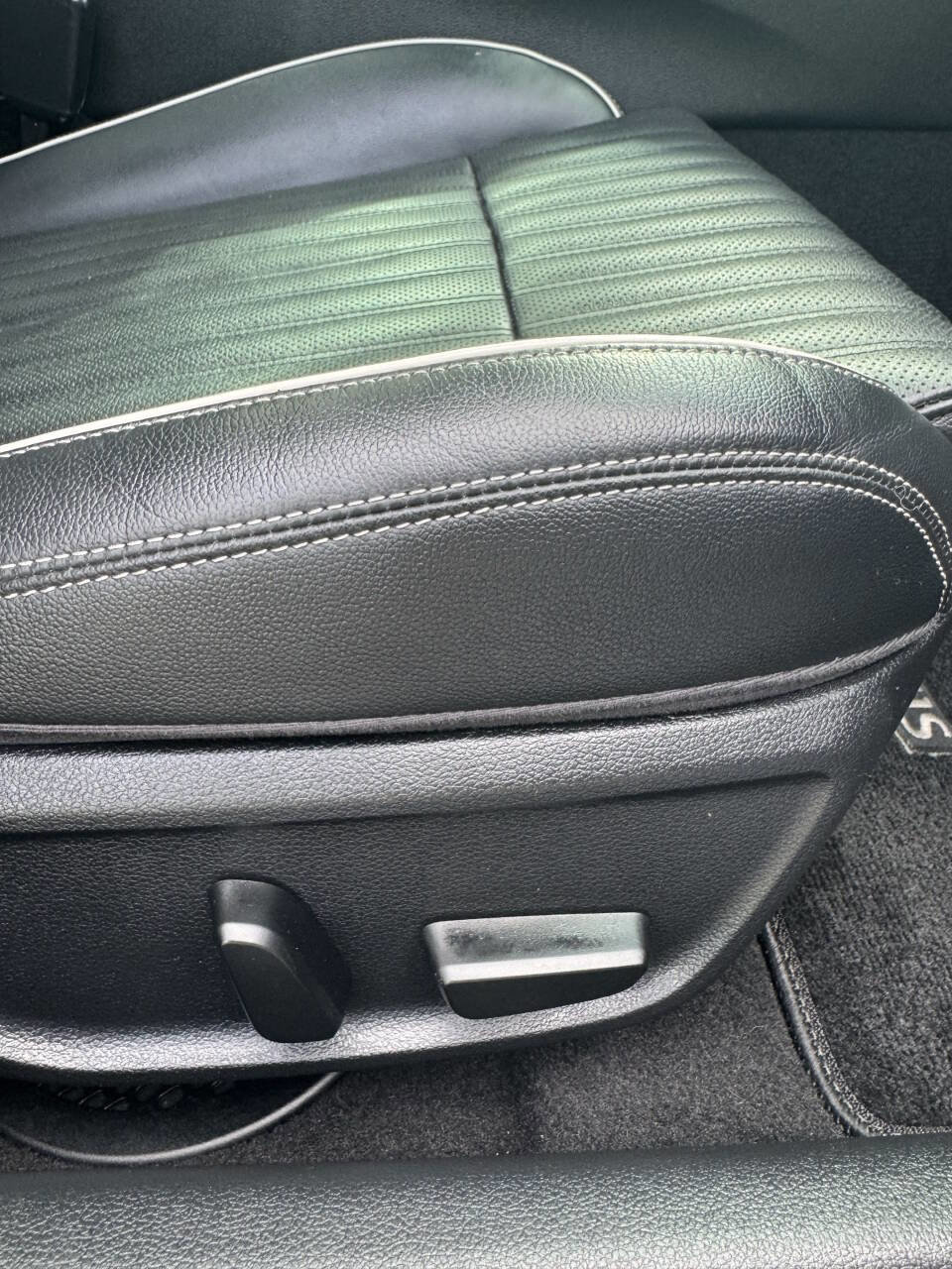 Used 2020 Genesis G70 2.0T w/ Elite Package image 26