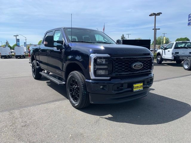 New 2025 Ford F350 XLT w/ Black Appearance Package image 9