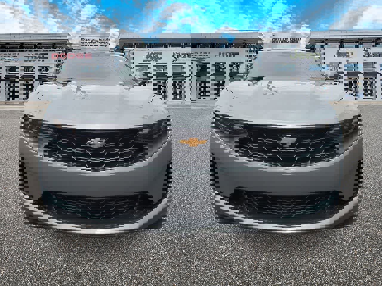 Used 2023 Chevrolet Camaro LT image 3