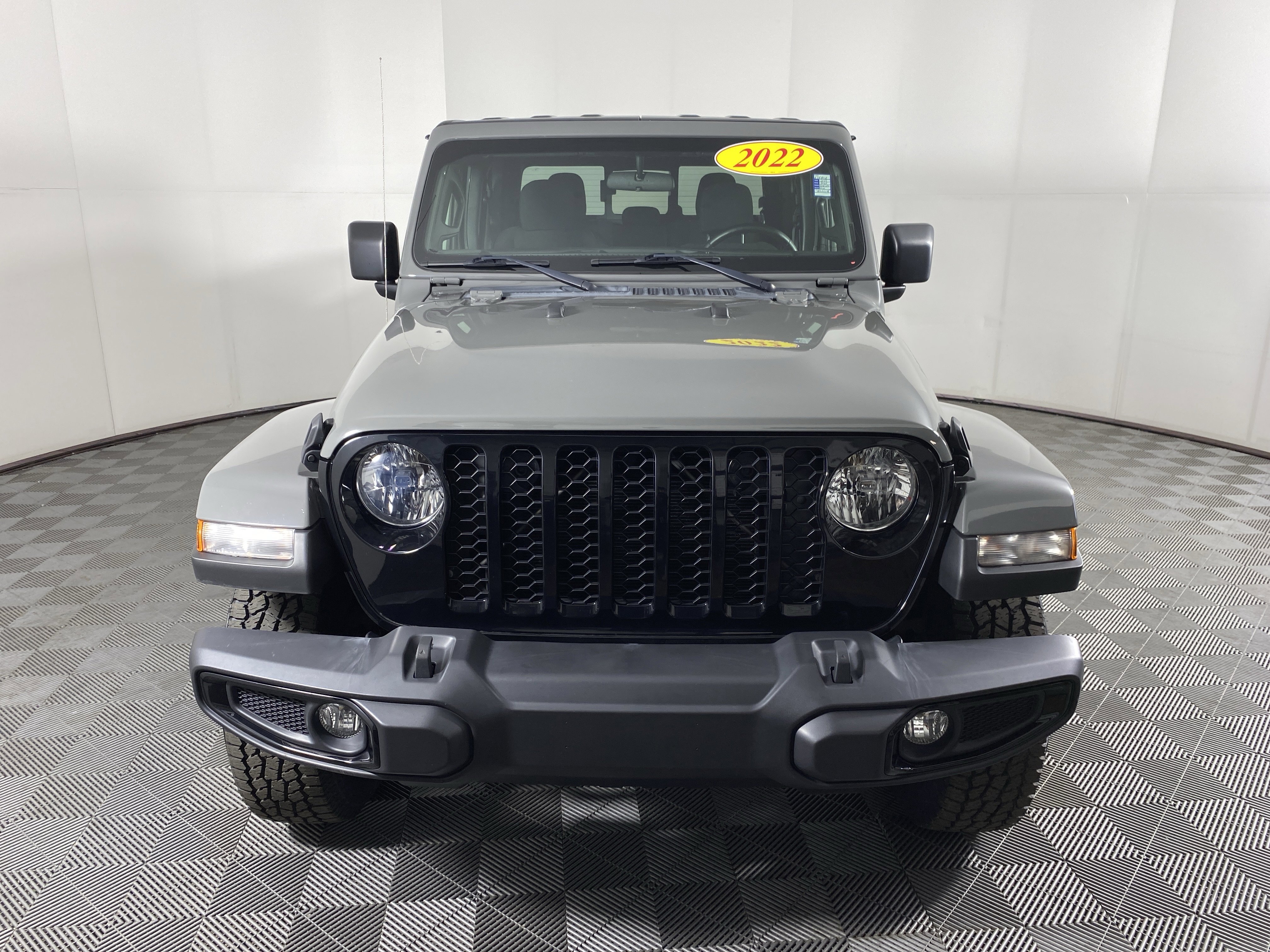 Used 2022 Jeep Gladiator Willys AWD/4WD image 11