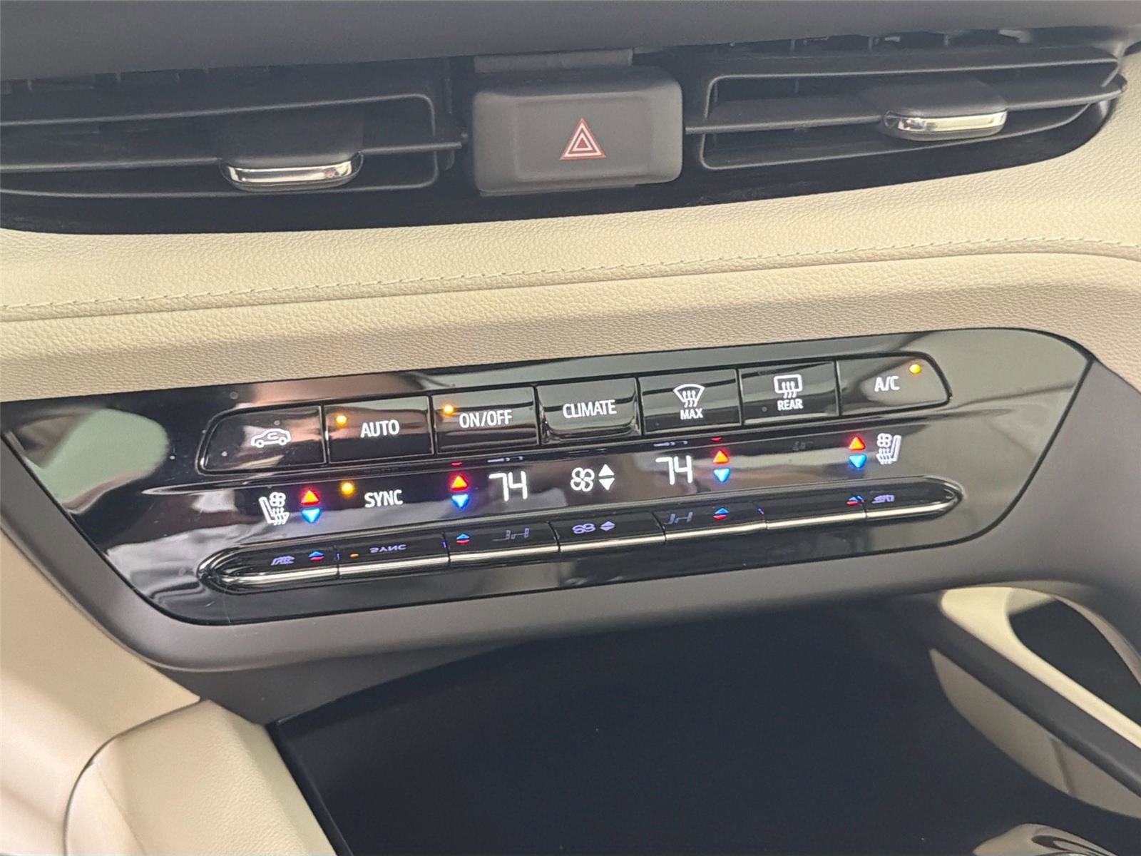 Used 2022 Buick Envision Avenir w/ Technology Package II FWD image 15