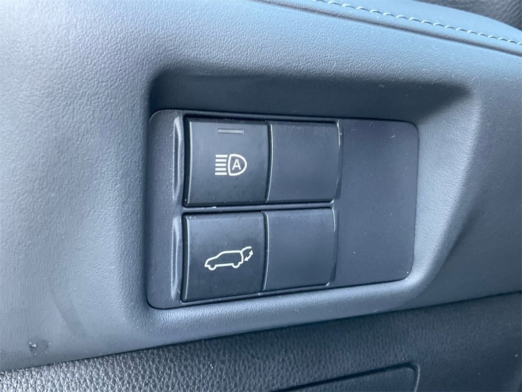 Used 2021 Toyota Highlander XLE image 24