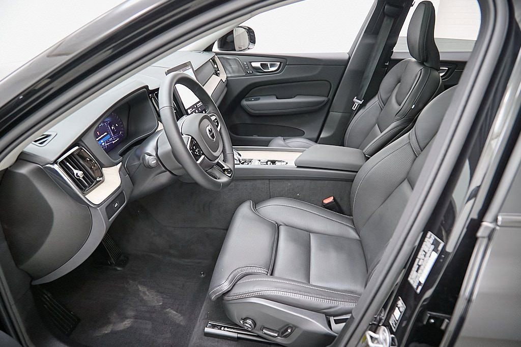 New 2026 Volvo XC60 B5 Ultra w/ Protection Package Premier image 14