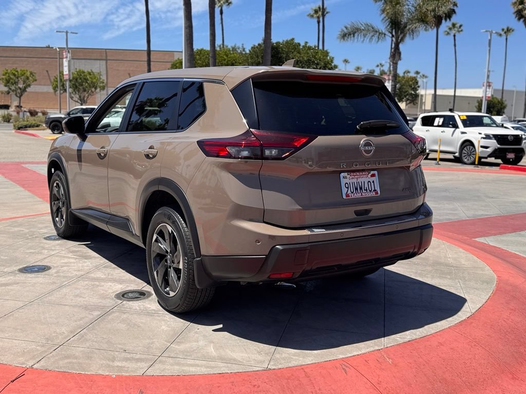 Certified 2025 Nissan Rogue SV AWD/4WD image 6