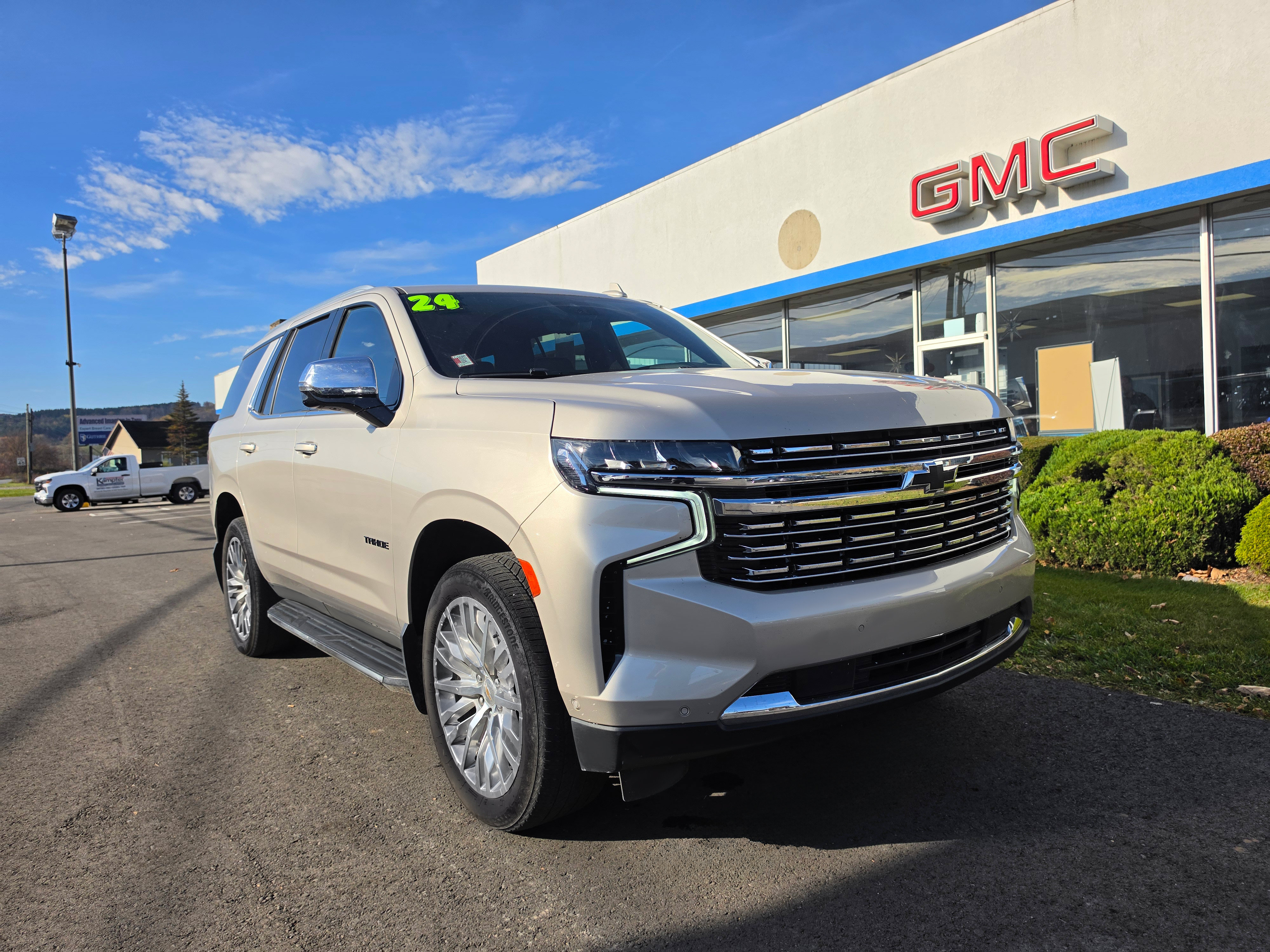 Used 2024 Chevrolet Tahoe Premier w/ Advanced Technology Package AWD/4WD image 1