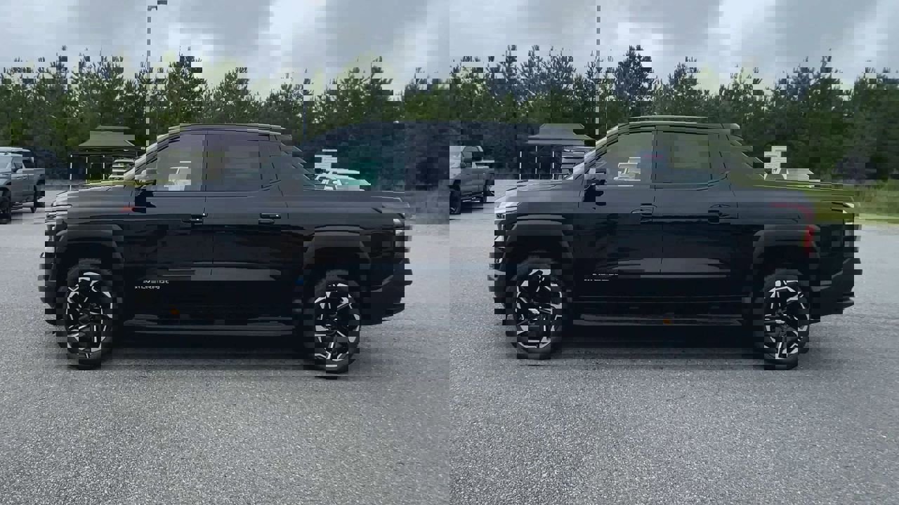 New 2026 Chevrolet Silverado EV LT image 39