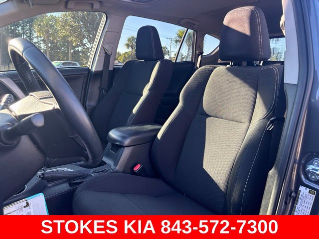 Used 2017 Toyota RAV4 XLE FWD image 11