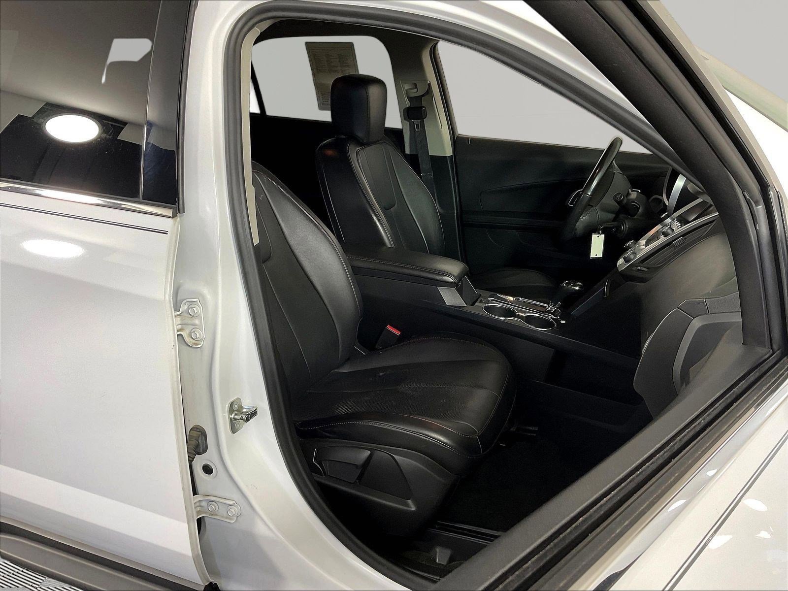 Used 2017 Chevrolet Equinox LT w/ Sport Edition AWD/4WD image 27
