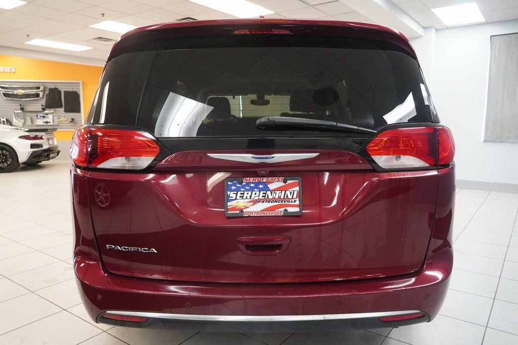 Used 2020 Chrysler Pacifica Touring-L Plus image 9