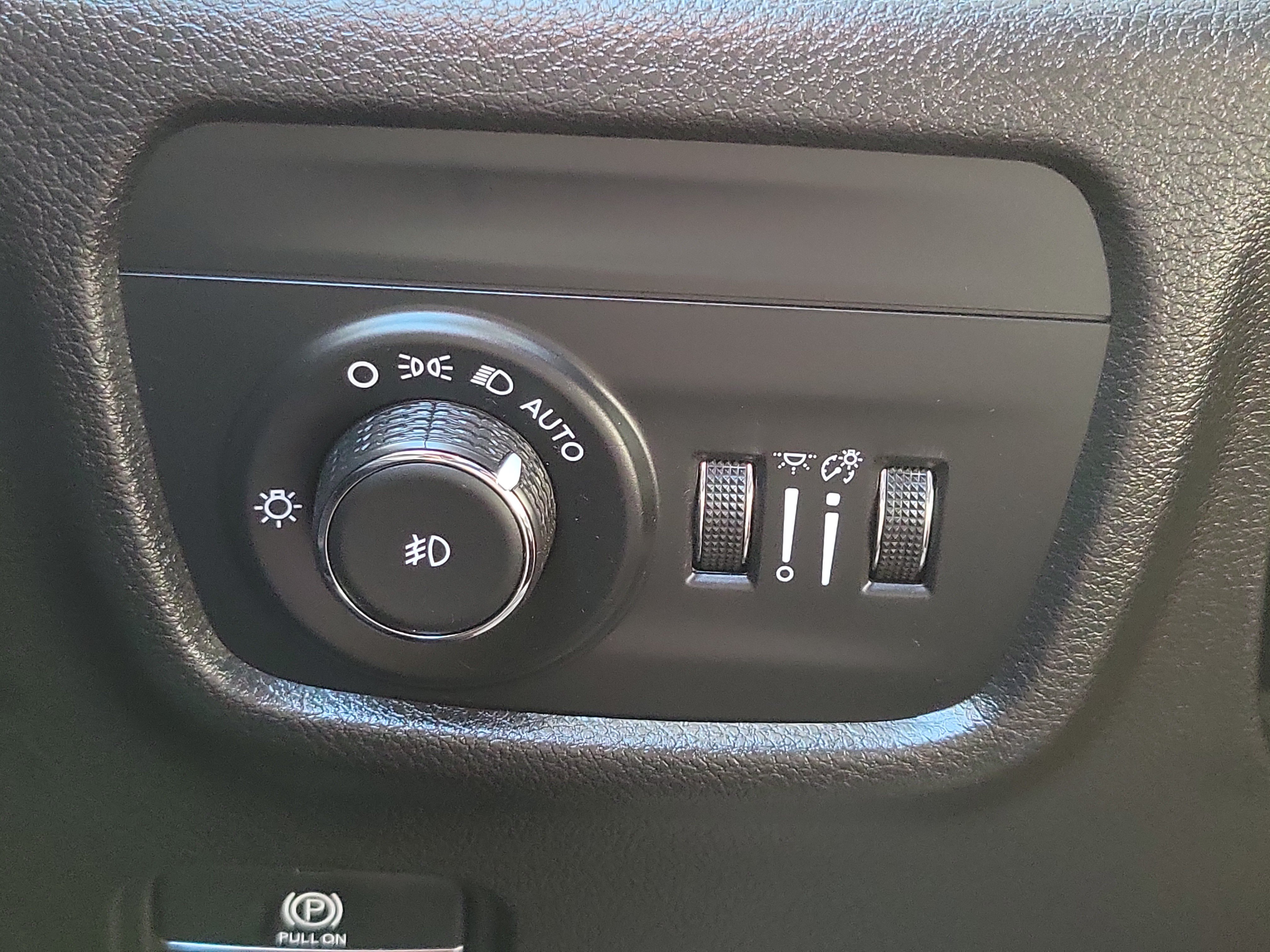 Used 2024 Jeep Grand Cherokee Limited w/ Black Appearance Package RWD image 25
