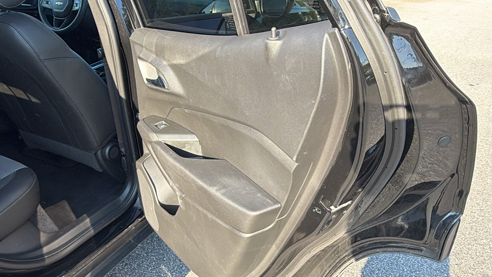 Used 2025 Chevrolet Trax LT FWD image 20