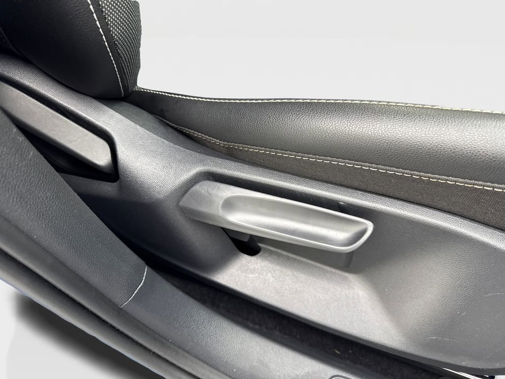 Used 2022 Volkswagen Taos SE w/ Panoramic Sunroof Package AWD/4WD image 47