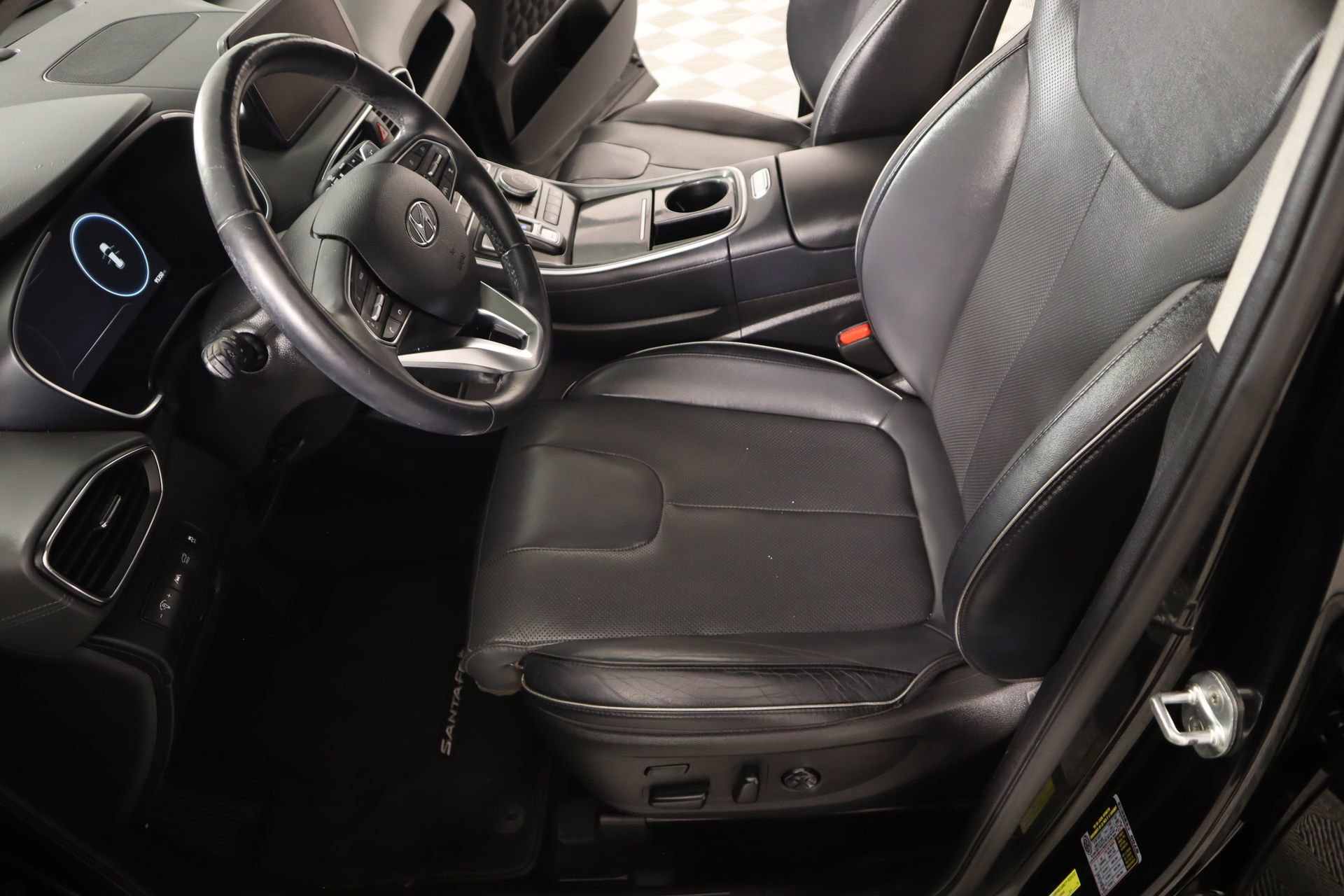 Used 2022 Hyundai Santa Fe Limited w/ Cargo Package FWD image 12