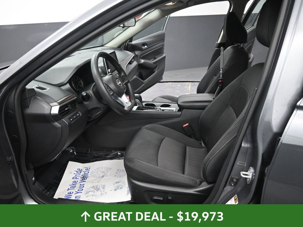 Used 2024 Nissan Altima 2.5 SV image 32