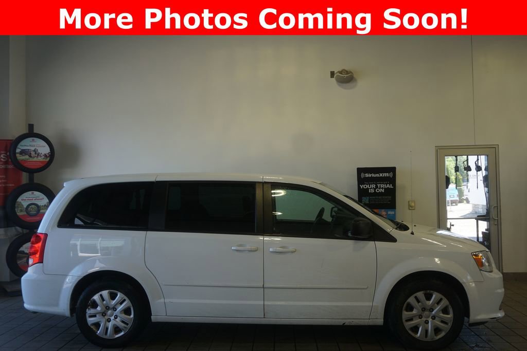 Used 2016 Dodge Grand Caravan SE w/ Quick Order Package 29E SE FWD image 2