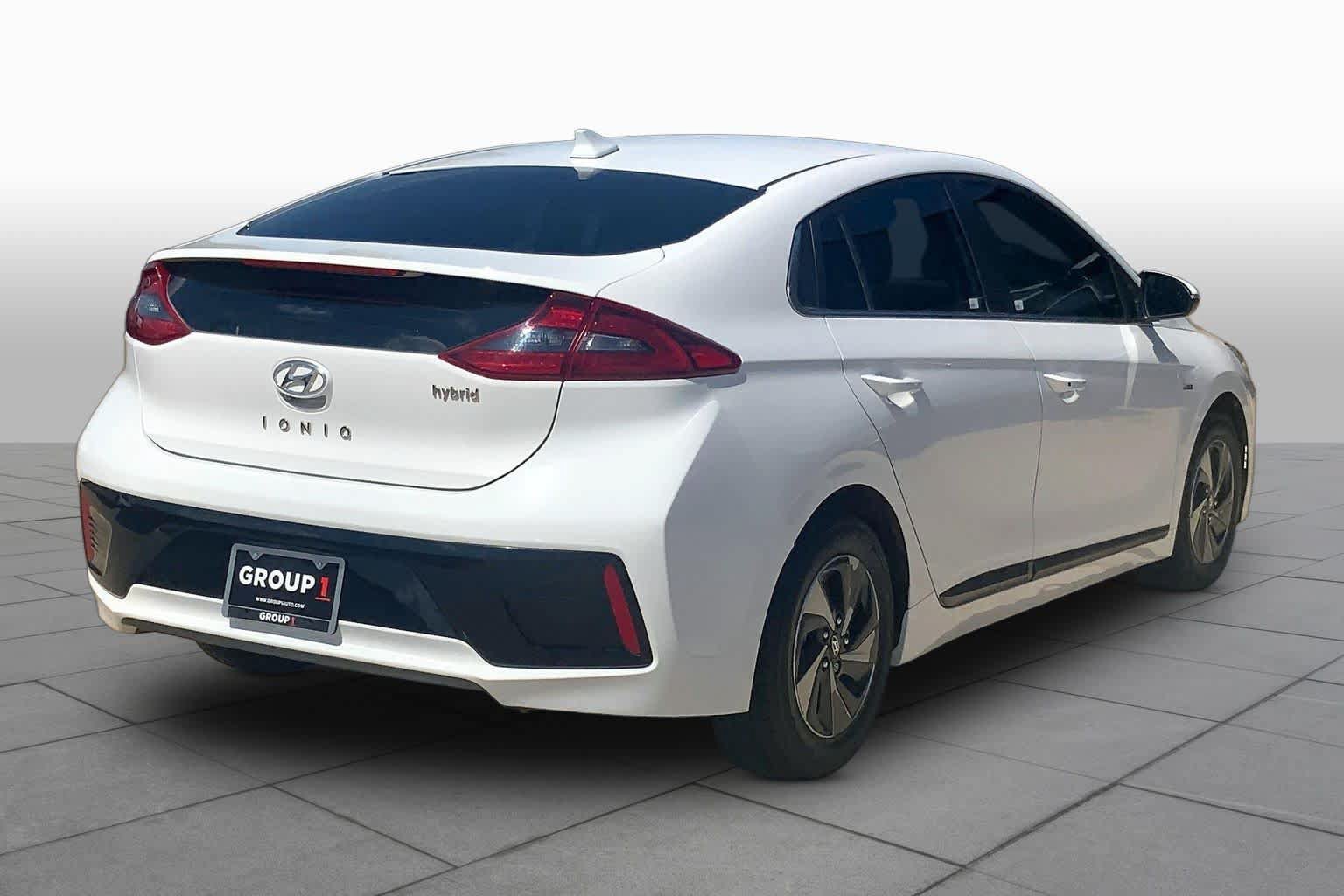 Used 2017 Hyundai Ioniq SEL FWD image 13