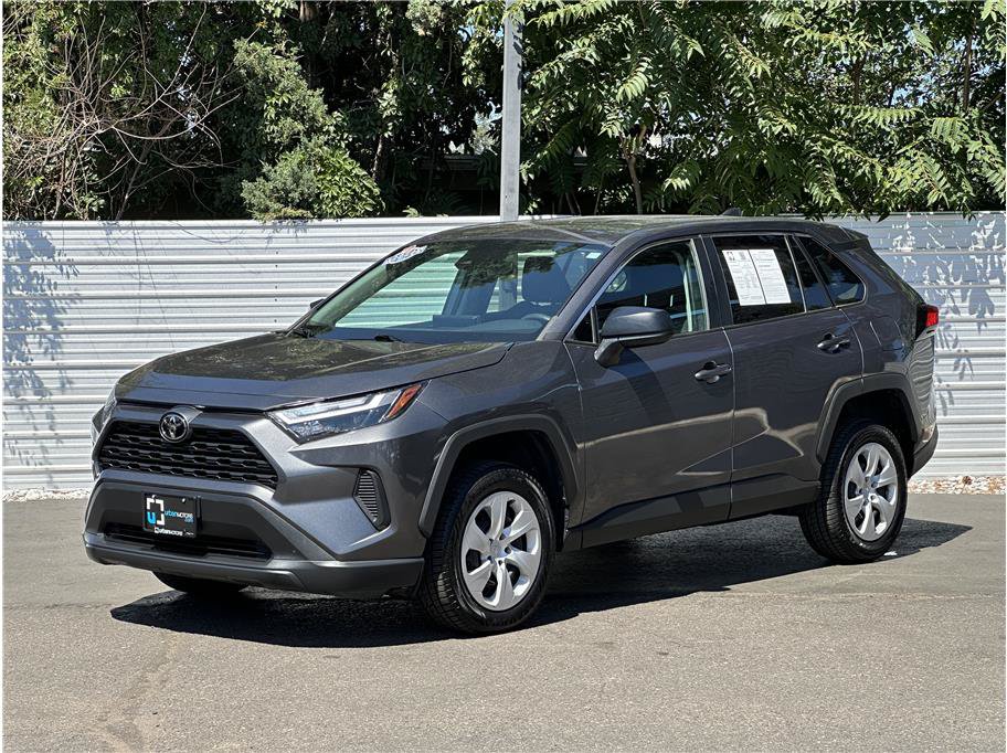 Used 2024 Toyota RAV4 LE AWD/4WD image 6