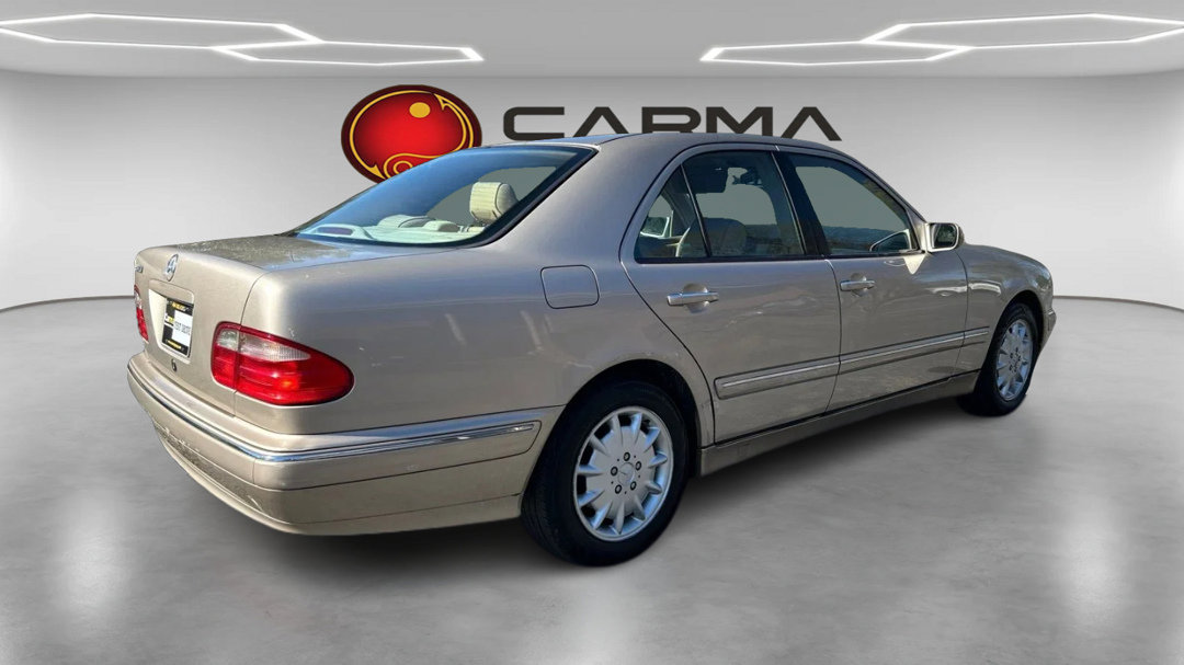 Used 2000 Mercedes-Benz E 320 Sedan image 5