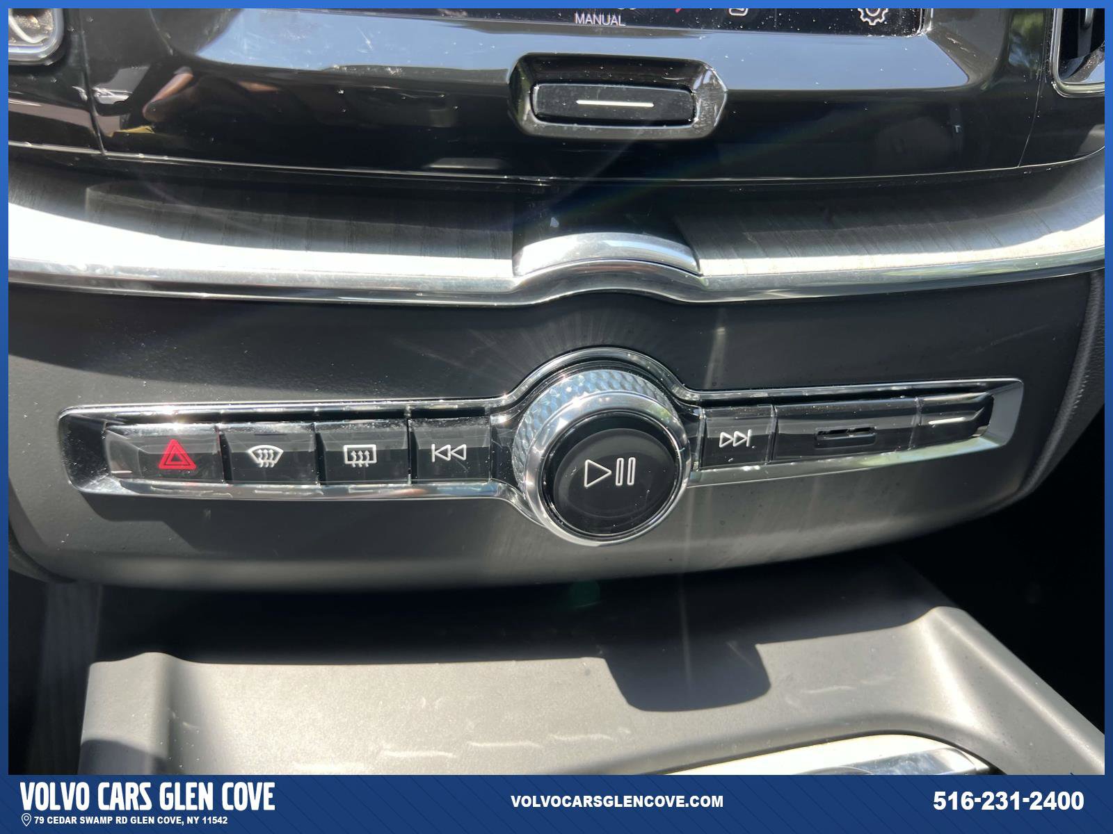 Certified 2025 Volvo XC60 T8 Plus w/ Protection Package Premier image 30