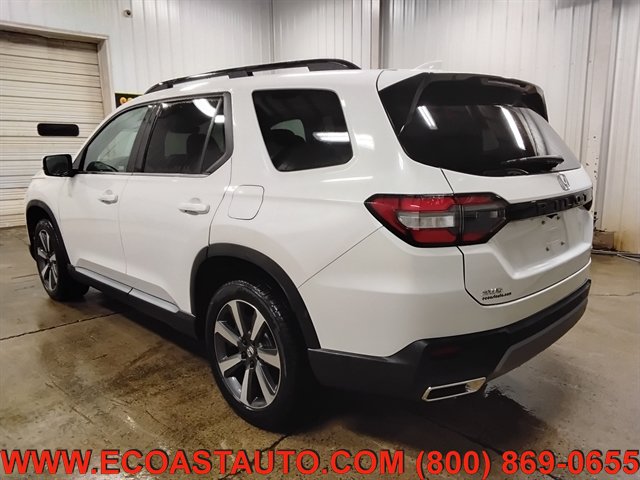 Used 2025 Honda Pilot Touring image 3