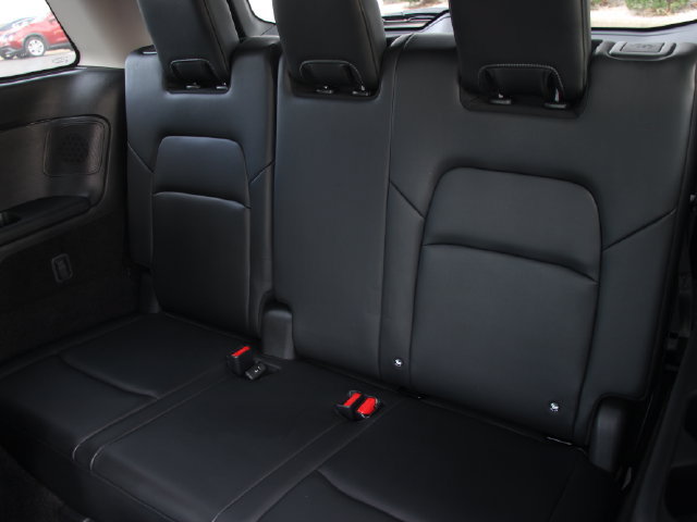 Certified 2025 Nissan Pathfinder Platinum AWD/4WD image 30