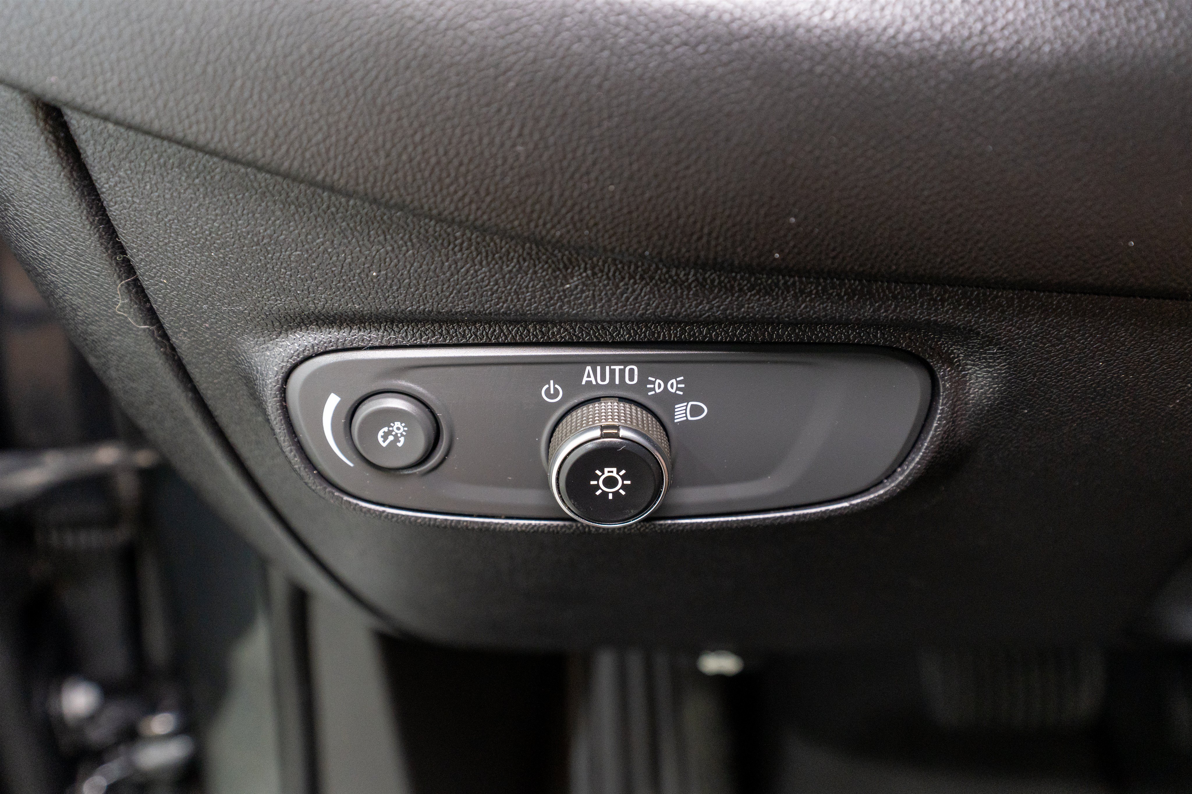 Used 2018 Chevrolet Equinox LS FWD image 27