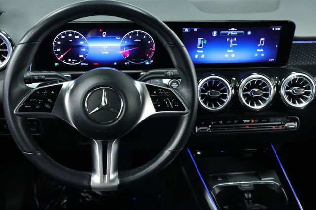 Used 2024 Mercedes-Benz GLB 250 4MATIC image 12