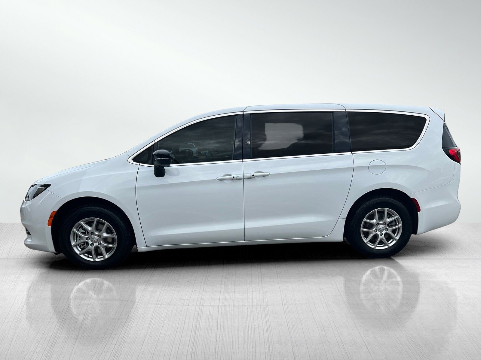 New 2026 Chrysler Voyager LX image 3