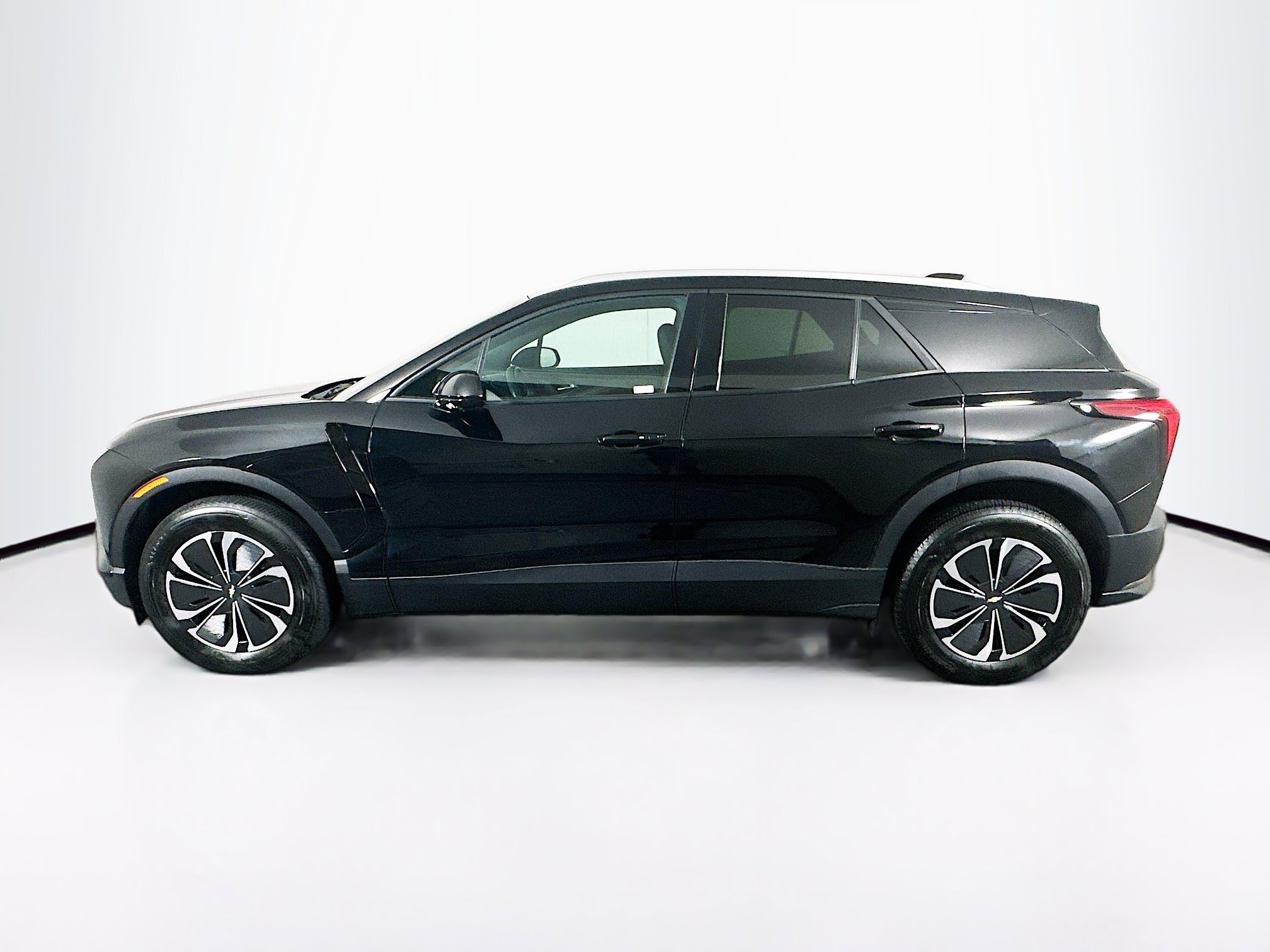 Used 2024 Chevrolet Blazer EV LT AWD/4WD image 4