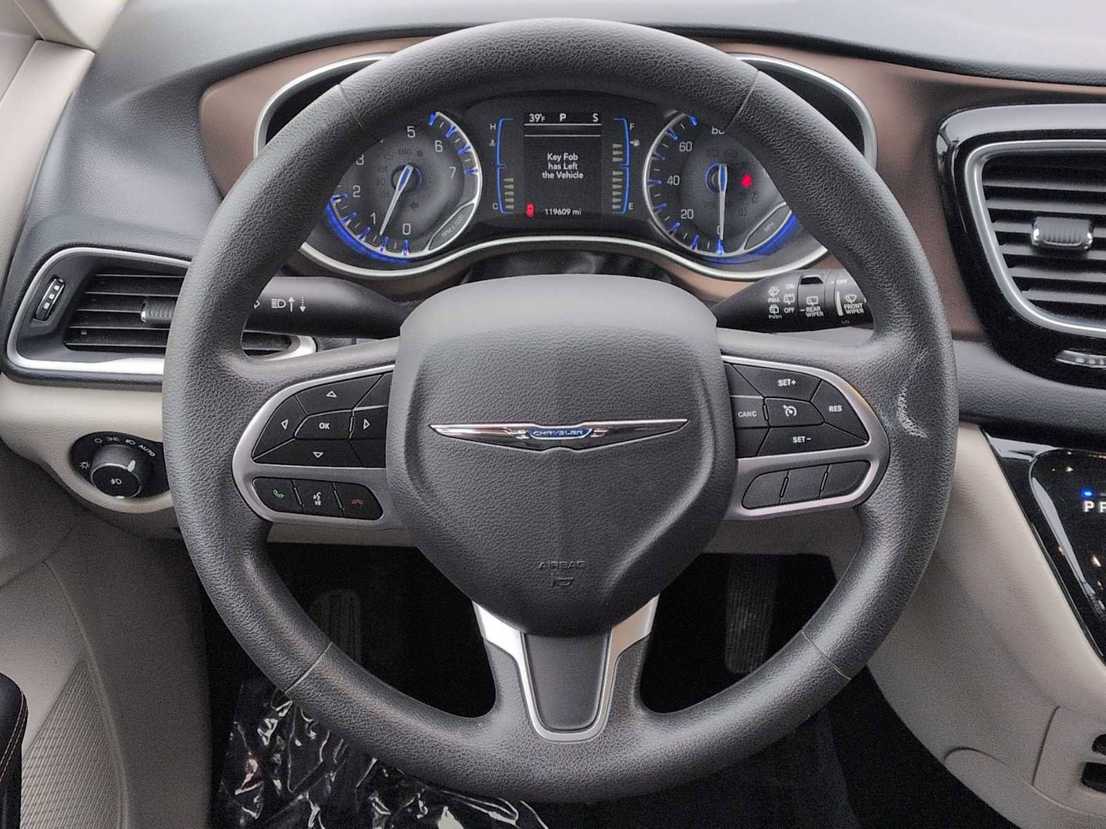 Used 2018 Chrysler Pacifica Touring Plus image 18