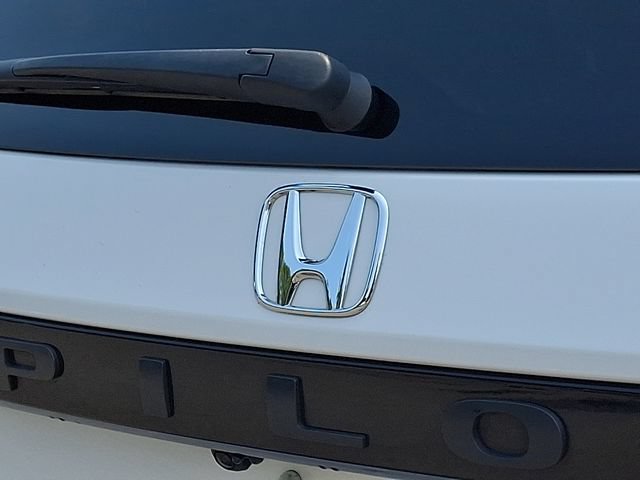 Used 2025 Honda Pilot Touring image 35