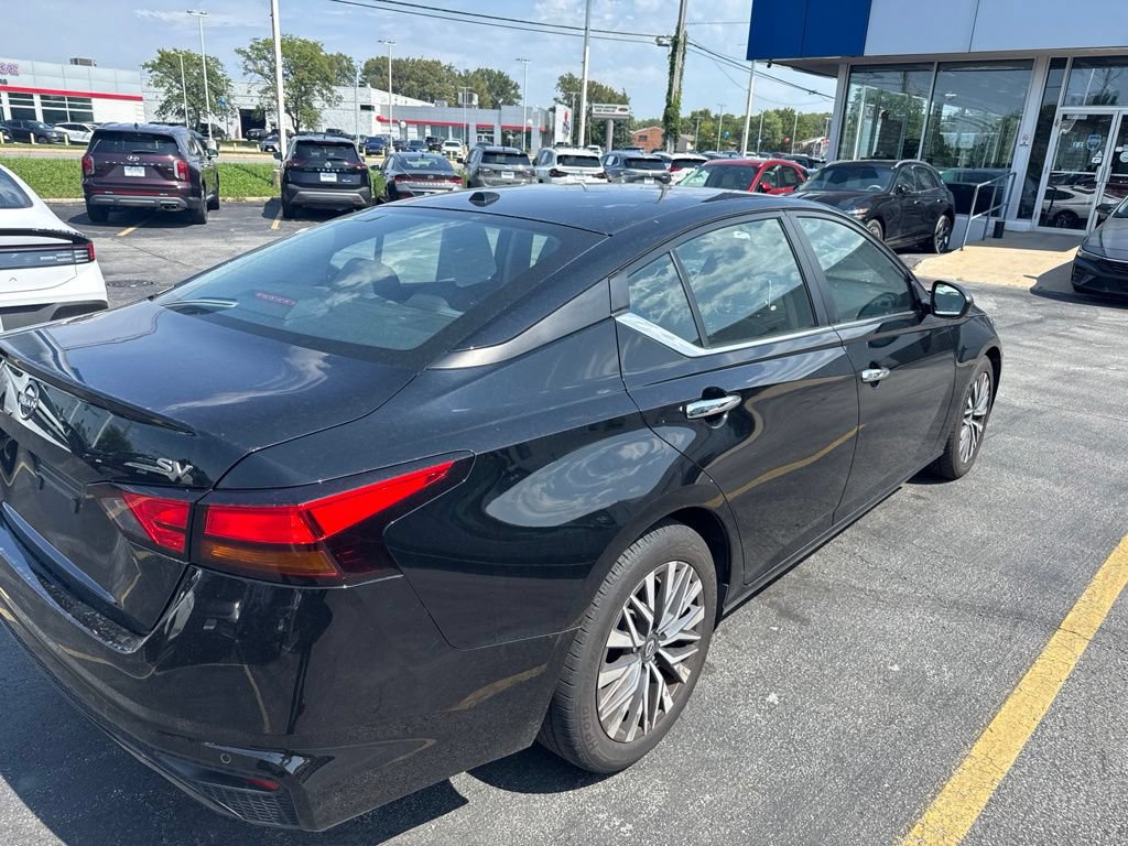 Used 2024 Nissan Altima 2.5 SV FWD image 4