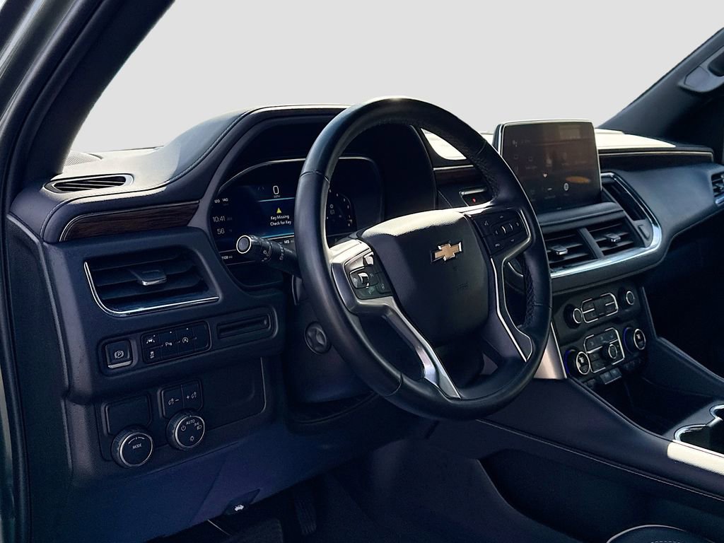 Used 2023 Chevrolet Suburban Premier image 29