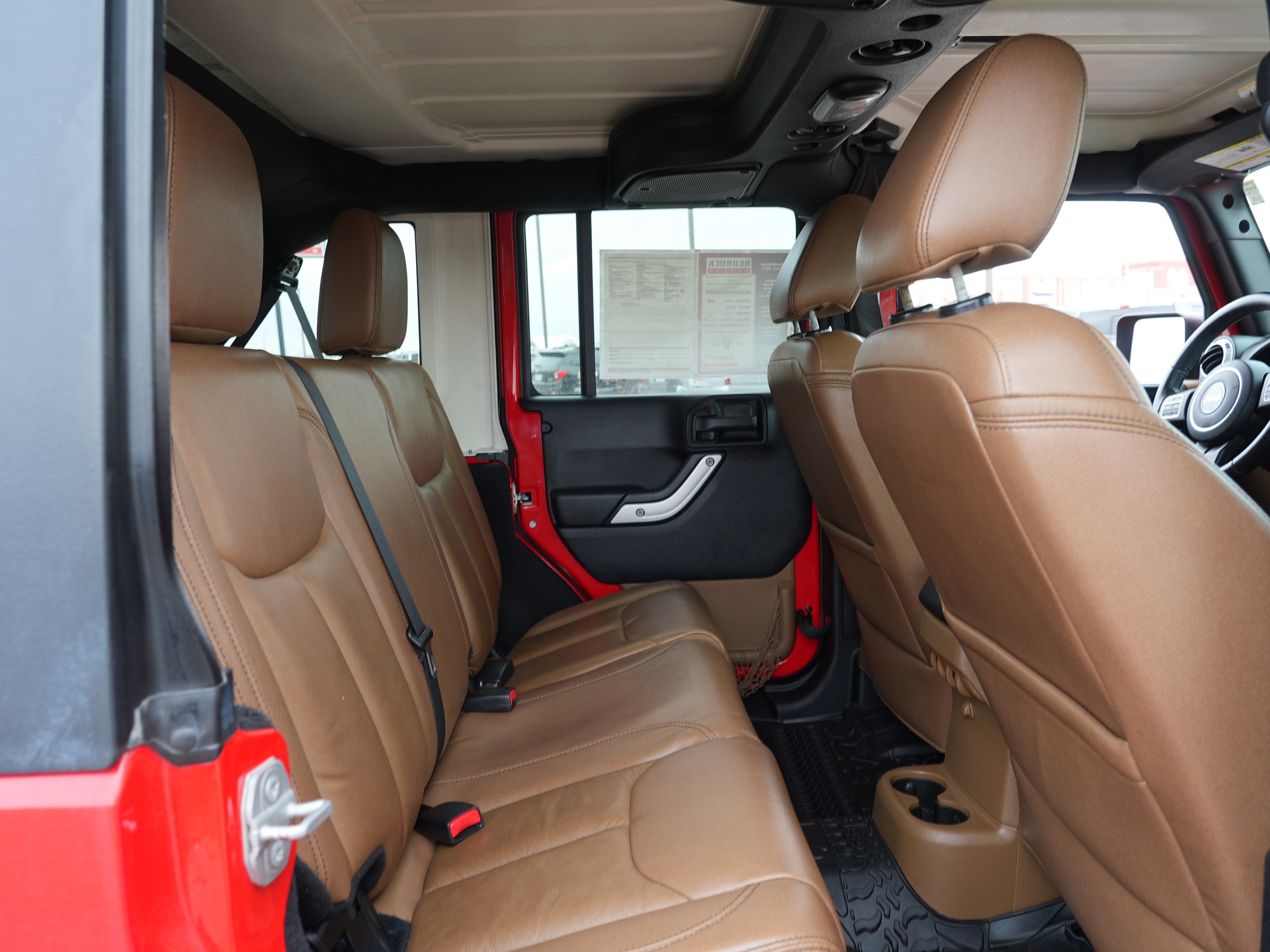 Used 2016 Jeep Wrangler Unlimited Sahara w/ Connectivity Group image 13