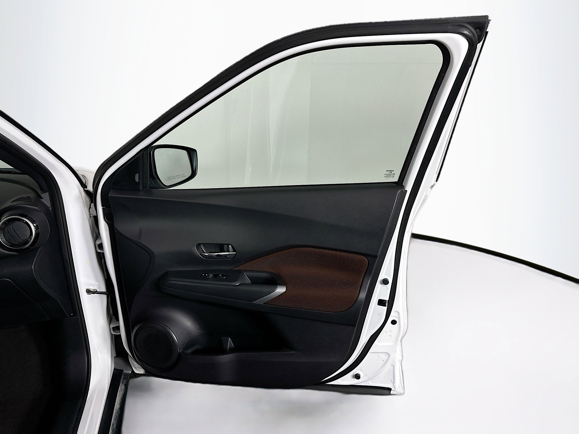 Used 2024 Nissan Kicks SR image 28