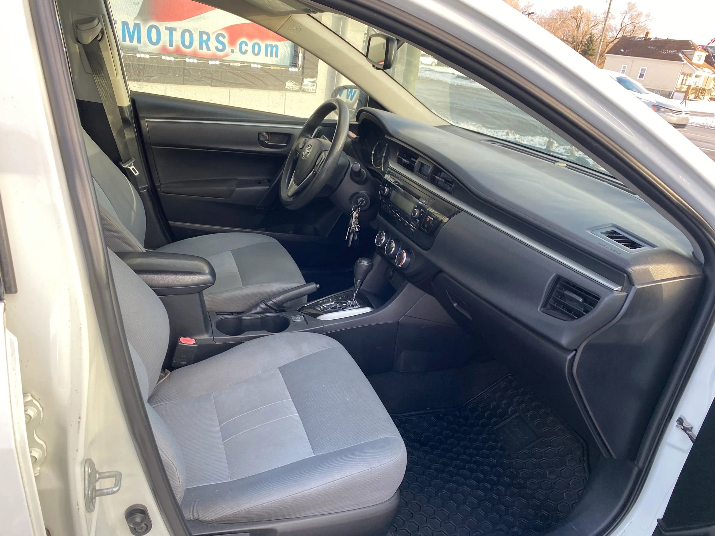 Used 2015 Toyota Corolla L image 11