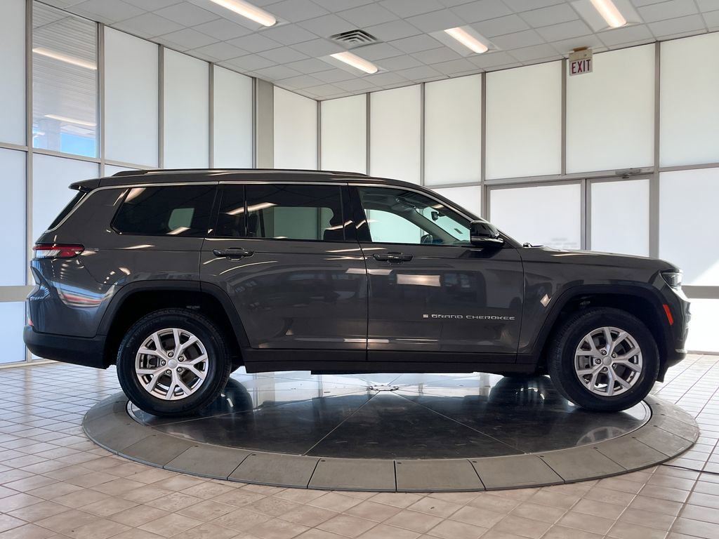Used 2022 Jeep Grand Cherokee L Limited image 9