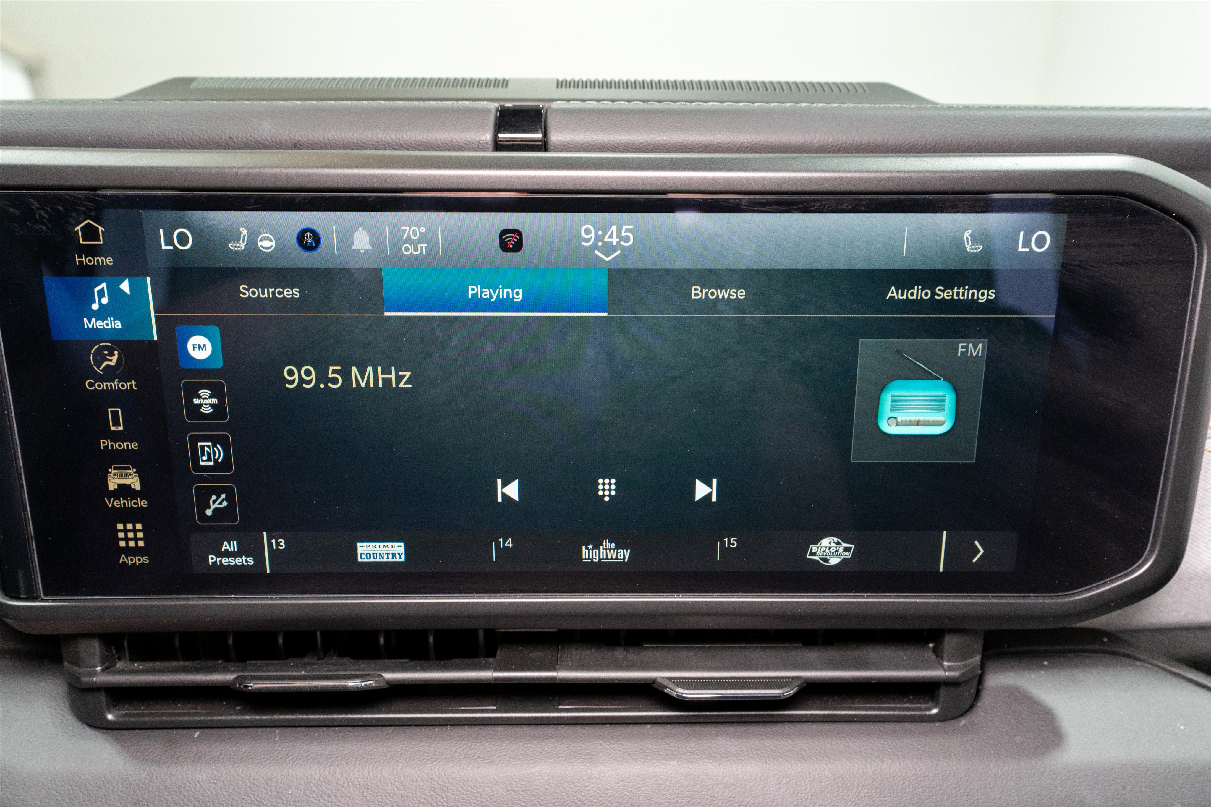 Used 2025 Jeep Wrangler Sahara AWD/4WD image 16