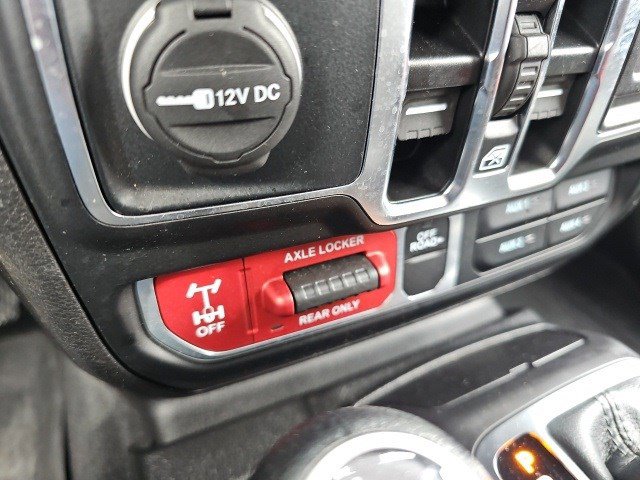 Used 2025 Jeep Wrangler Willys image 25